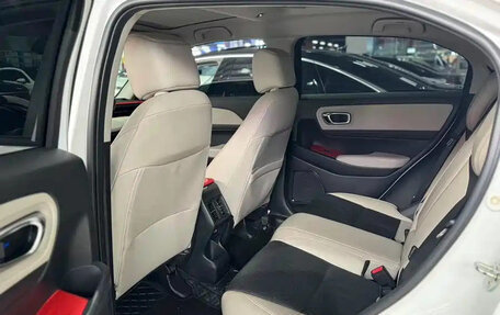Honda Vezel, 2023 год, 1 600 000 рублей, 10 фотография