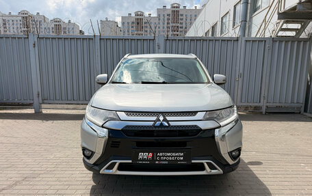 Mitsubishi Outlander III рестайлинг 3, 2019 год, 1 700 000 рублей, 3 фотография