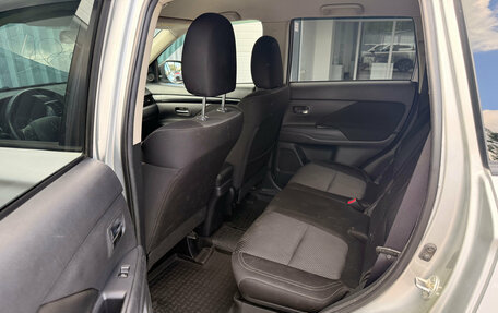 Mitsubishi Outlander III рестайлинг 3, 2019 год, 1 700 000 рублей, 18 фотография