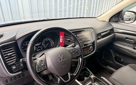 Mitsubishi Outlander III рестайлинг 3, 2019 год, 1 700 000 рублей, 13 фотография