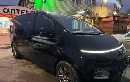 Hyundai Staria, 2021 год, 4 250 000 рублей, 2 фотография