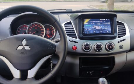 Mitsubishi L200 IV рестайлинг, 2013 год, 880 000 рублей, 9 фотография