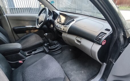 Mitsubishi L200 IV рестайлинг, 2013 год, 880 000 рублей, 12 фотография
