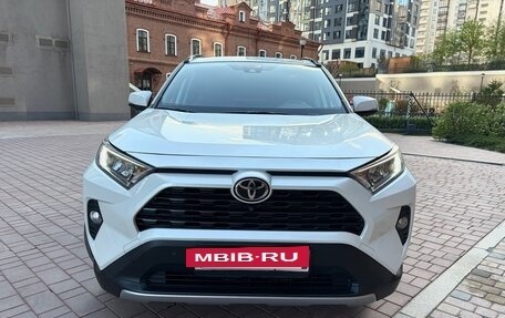 Toyota RAV4, 2021 год, 3 200 000 рублей, 3 фотография