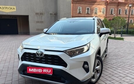 Toyota RAV4, 2021 год, 3 200 000 рублей, 5 фотография
