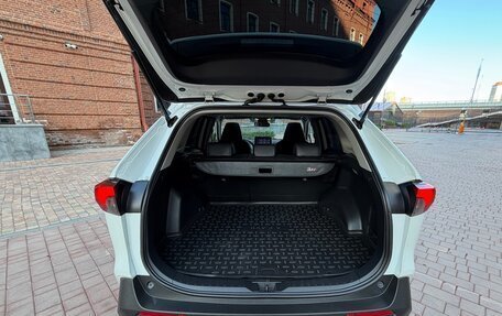 Toyota RAV4, 2021 год, 3 200 000 рублей, 11 фотография
