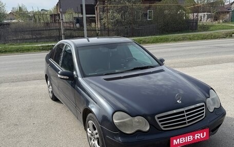 Mercedes-Benz C-Класс, 2004 год, 520 000 рублей, 1 фотография