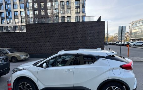 Toyota C-HR I рестайлинг, 2021 год, 2 700 000 рублей, 2 фотография