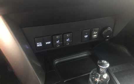 Toyota RAV4, 2019 год, 2 800 000 рублей, 5 фотография