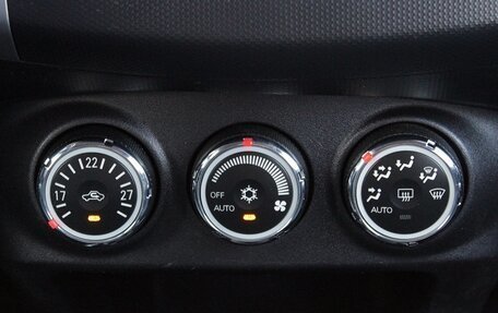 Mitsubishi Outlander III рестайлинг 3, 2010 год, 1 049 000 рублей, 9 фотография