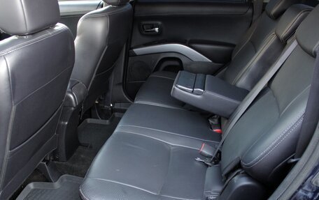 Mitsubishi Outlander III рестайлинг 3, 2010 год, 1 049 000 рублей, 13 фотография