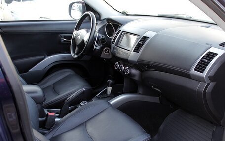 Mitsubishi Outlander III рестайлинг 3, 2010 год, 1 049 000 рублей, 11 фотография