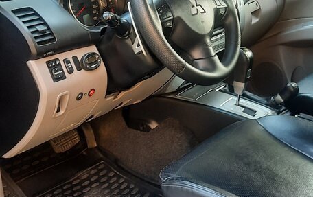 Mitsubishi Pajero Sport II рестайлинг, 2011 год, 1 480 000 рублей, 14 фотография