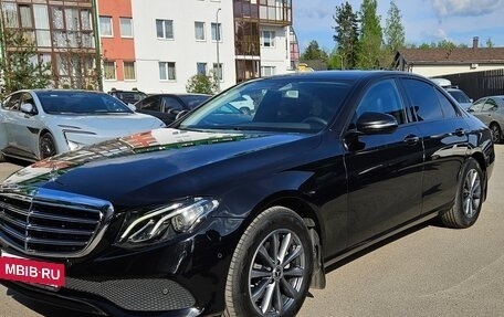 Mercedes-Benz E-Класс, 2019 год, 2 400 000 рублей, 3 фотография