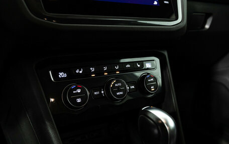 Volkswagen Tiguan II, 2020 год, 2 689 000 рублей, 17 фотография