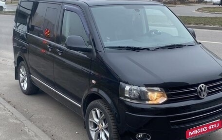 Volkswagen Multivan T5, 2010 год, 2 400 000 рублей, 1 фотография