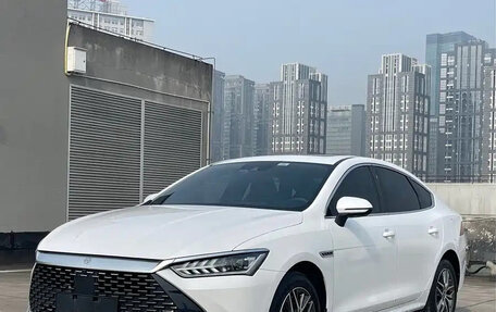 BYD Qin, 2022 год, 1 400 000 рублей, 1 фотография