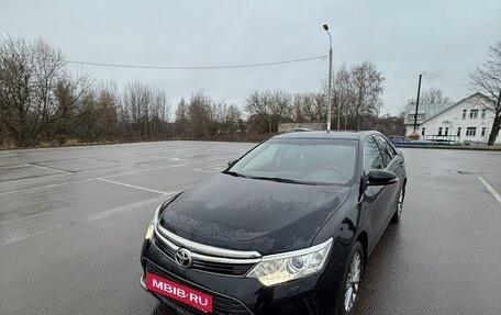 Toyota Camry, 2015 год, 1 940 000 рублей, 10 фотография