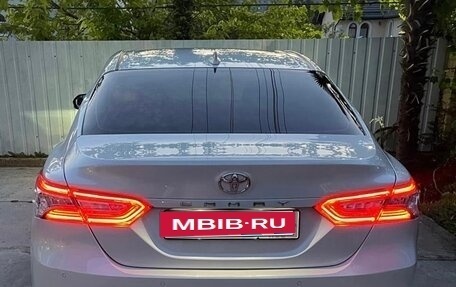 Toyota Camry, 2021 год, 3 550 000 рублей, 4 фотография