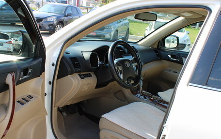 Toyota Highlander III, 2012 год, 1 619 000 рублей, 9 фотография