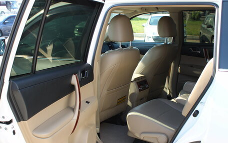 Toyota Highlander III, 2012 год, 1 619 000 рублей, 12 фотография