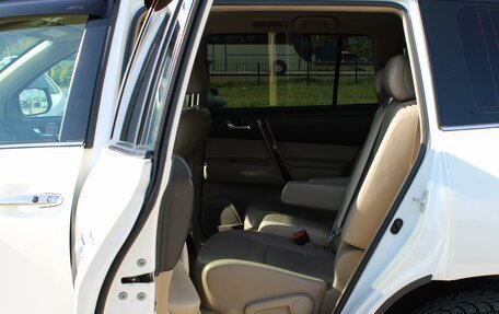 Toyota Highlander III, 2012 год, 1 619 000 рублей, 13 фотография