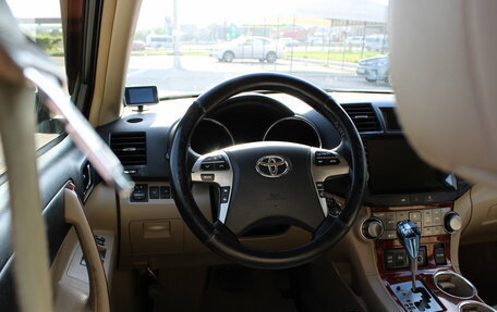 Toyota Highlander III, 2012 год, 1 619 000 рублей, 29 фотография