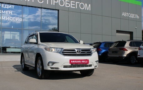 Toyota Highlander III, 2012 год, 1 619 000 рублей, 8 фотография