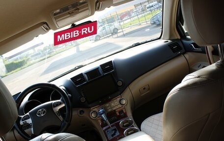 Toyota Highlander III, 2012 год, 1 619 000 рублей, 28 фотография