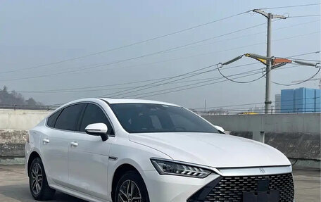 BYD Qin, 2022 год, 1 400 000 рублей, 2 фотография