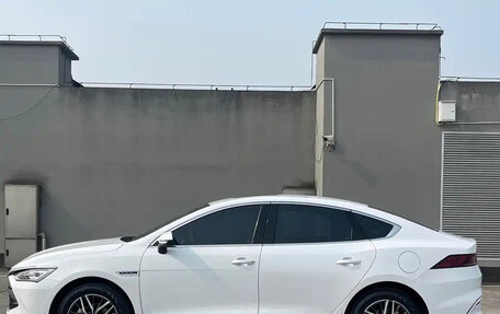 BYD Qin, 2022 год, 1 400 000 рублей, 5 фотография