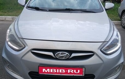 Hyundai Solaris II рестайлинг, 2013 год, 800 000 рублей, 1 фотография