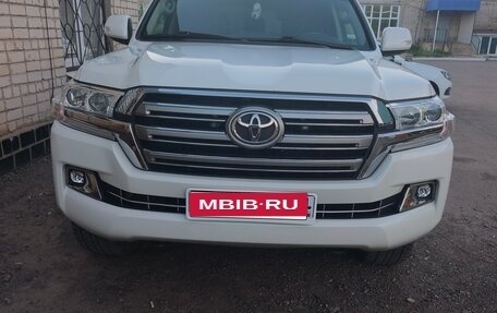 Toyota Land Cruiser 200, 2017 год, 7 150 000 рублей, 1 фотография
