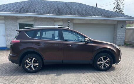 Toyota RAV4, 2017 год, 2 300 000 рублей, 3 фотография