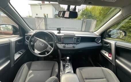 Toyota RAV4, 2017 год, 2 300 000 рублей, 8 фотография