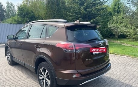Toyota RAV4, 2017 год, 2 300 000 рублей, 6 фотография