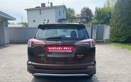 Toyota RAV4, 2017 год, 2 300 000 рублей, 5 фотография