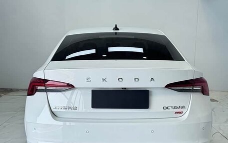 Skoda Octavia IV, 2023 год, 2 400 000 рублей, 5 фотография