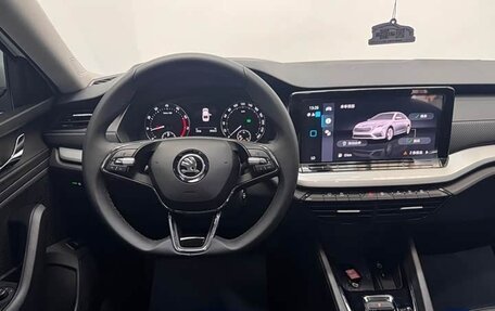 Skoda Octavia IV, 2023 год, 2 400 000 рублей, 8 фотография