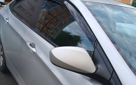 Hyundai Solaris II рестайлинг, 2013 год, 800 000 рублей, 4 фотография