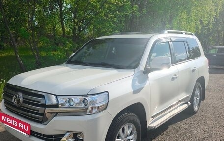 Toyota Land Cruiser 200, 2017 год, 7 150 000 рублей, 9 фотография