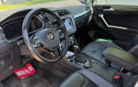 Volkswagen Tiguan II, 2020 год, 2 600 000 рублей, 2 фотография