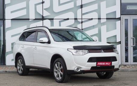 Mitsubishi Outlander III рестайлинг 3, 2013 год, 1 260 000 рублей, 1 фотография