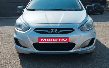 Hyundai Solaris II рестайлинг, 2012 год, 850 000 рублей, 1 фотография