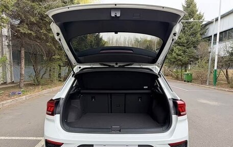Volkswagen T-Roc I, 2022 год, 1 920 000 рублей, 9 фотография