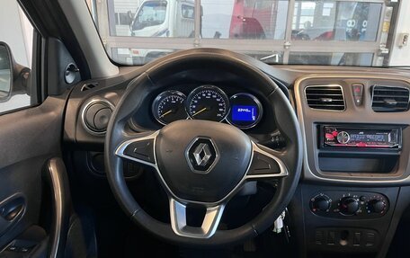 Renault Logan II, 2018 год, 885 000 рублей, 10 фотография