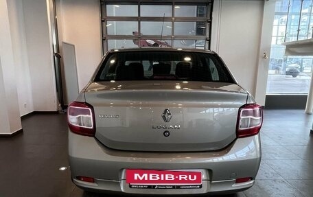 Renault Logan II, 2018 год, 885 000 рублей, 4 фотография