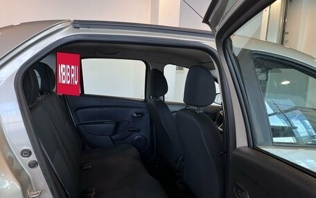 Renault Logan II, 2018 год, 885 000 рублей, 26 фотография