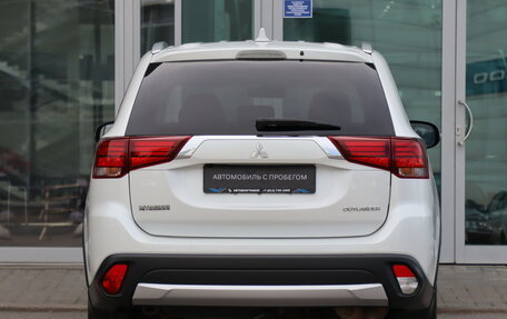 Mitsubishi Outlander III рестайлинг 3, 2018 год, 1 850 000 рублей, 7 фотография