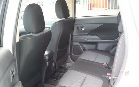 Mitsubishi Outlander III рестайлинг 3, 2018 год, 1 850 000 рублей, 19 фотография
